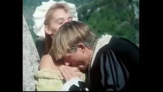 הנשמה הסוררת של המלט&amp; # 039; אביו של s מעודד נסיך דנמרק להדיח את תופס השלטון ואת kinslayer