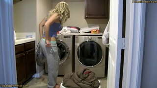 Ang aking Ina ay hindi Sabihin sa Aking StepDad Kami ay Kantutan