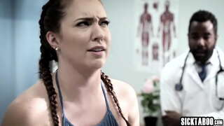 חם מותק מאדי או ' ריילי נהנה הארדקור הכוס המזויין