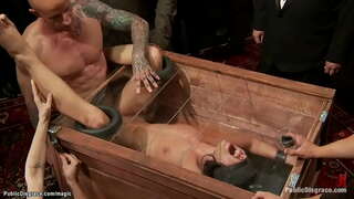 Young brunette അടിമ Adriana Niño is blindfolded and ബോക്സ്ഡ്name പിന്നെ ബിഗ് കോഴി കൈവിട്ടുപോയി by Astral പൊടി under control of dom രാജകുമാരി ഡോണാ Dolore പൊതു