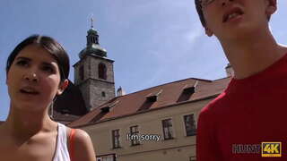 HUNT4K. Aberatsa hunter liluratzen petite brunette nork beharrezko cash oporrak