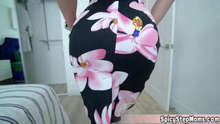 Mati v pravu ima težave, Ona je nimfomanka in ona ne more prenehati