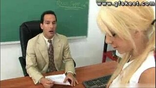 Назви цю дівчину!