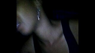 Sjusket hovedet langt ned i halsen