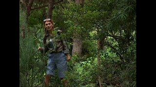 Nikolette zelatatzen sexu basoan