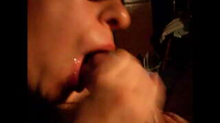 Pajeando and sucking on the head of the cock