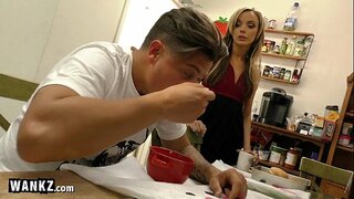 WANKZ - माणूस Fucks त्याच्या खरोखर गरम पाऊल आई!