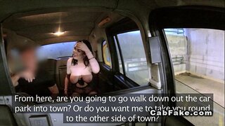 Ogromne joške amaterski dobi obraza v ponaredek taksi