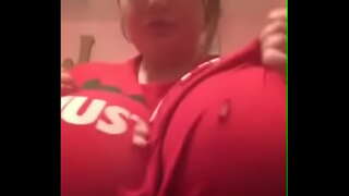 Rất LỚN 18yo bầu vú