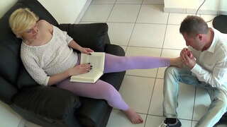 Leccami die Füße und dich Pisse In den Mund