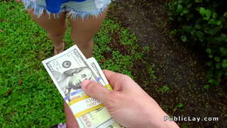 Burbuila ipurdia rubia bangs batean garaje publikoak