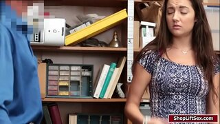 LP ofizial licked eta fucked Lily Adams hezea pussy in doggystyle