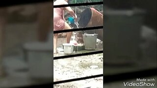 Village bhabi montrant la moitié de son corps nu 2