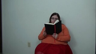 Velma Cosplay de la lectura y la equitación