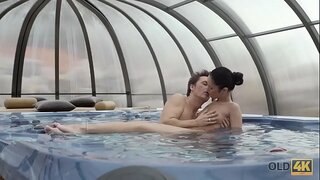 OLD4K. Lizitazio Sexu Jacuzzi