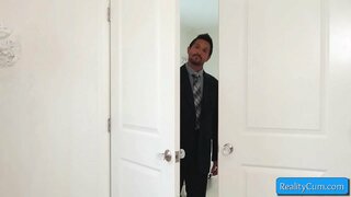 Cutie jove blondie realitza increïbles mamada a un enorme, blanc, dick i l&#039;estima