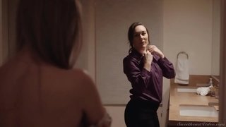 בנות סקסיות מאוד נפגשות לאחר הפרידה ולתת אהבה