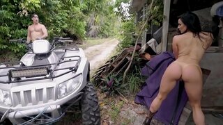 BANGBROS-Smokin&#039; Hot Boba Kendra shahvat Bosh rollardan Cougar Porno ajoyib yig&#039;ish (1 ning 3)